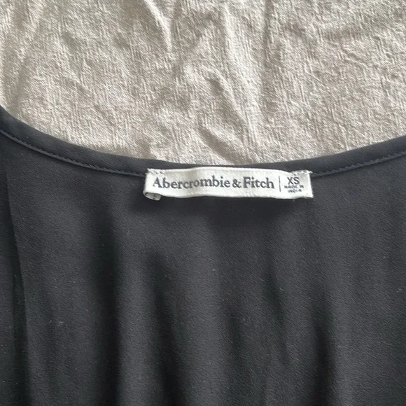 Abercrombie and Fitch button-down long sleeve blouse XS - Picture 2 of 7